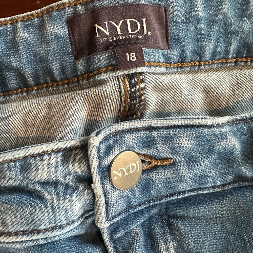 NYDJ Sky Blue Cropped Jeans - Picture 2 of 3